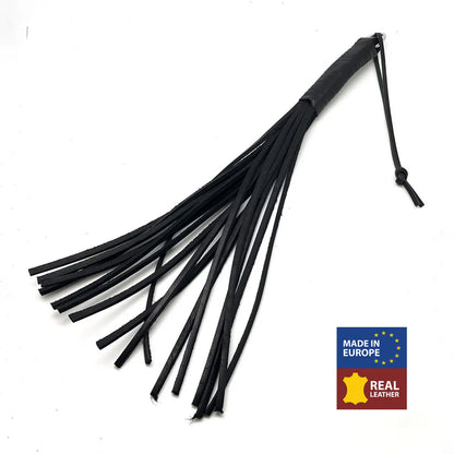 THERED Martinet with Leather Strings - 43 cm