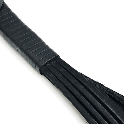 THERED Martinet with Leather Strings - 43 cm